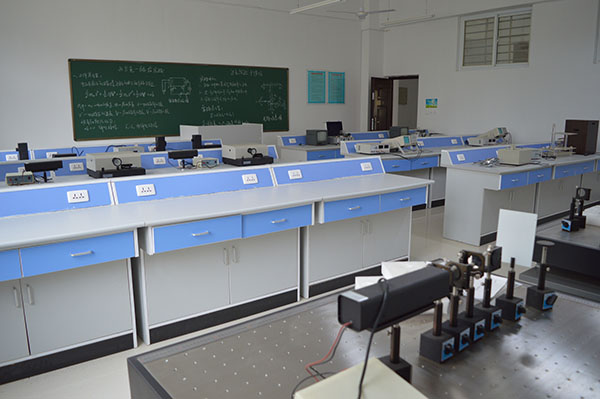 信陽學(xué)院理工學(xué)院大學(xué)物理實(shí)驗(yàn)室教學(xué)儀器建設(shè)與應(yīng)用
